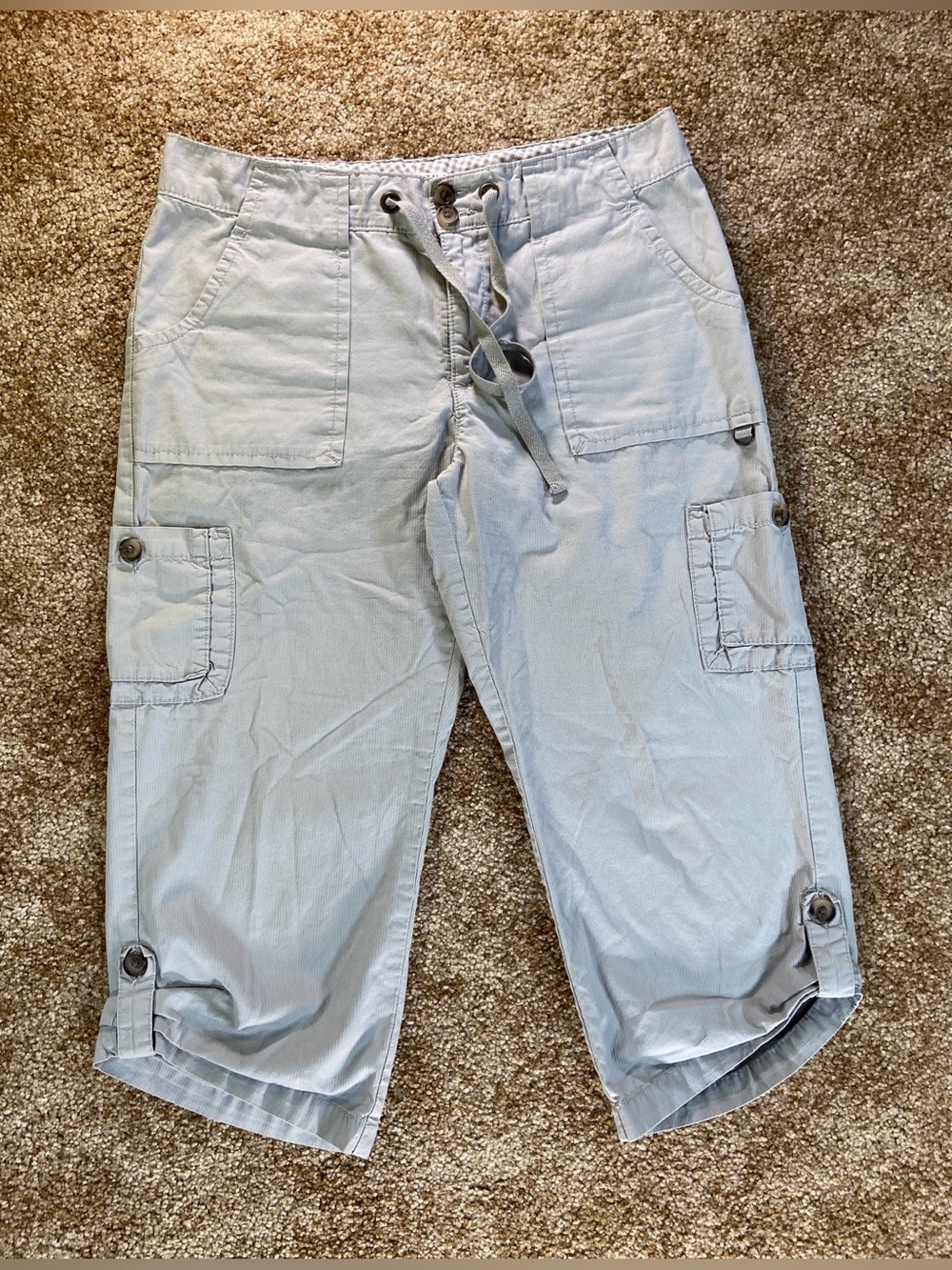 Lee Natural Fit Cargo Capris Women’s 10 Light Gray Utility Below Waist Pants
